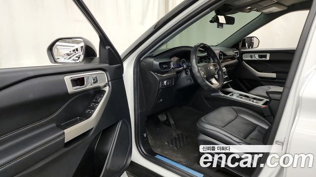 Ford Explorer (VI) 3.3 Hybrid 2022 — фото 10