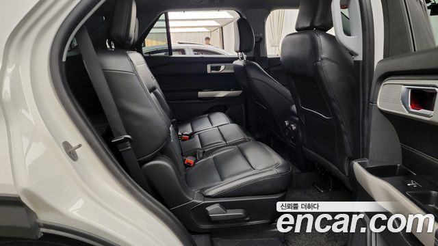 Ford Explorer (VI) 3.3 Hybrid 2022 — фото 12