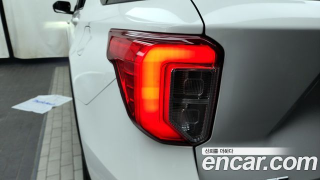 Ford Explorer (VI) 3.3 Hybrid 2022 — фото 23