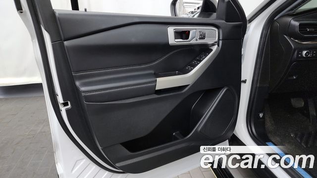 Ford Explorer (VI) 3.3 Hybrid 2022 — фото 24