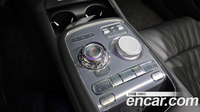 Genesis G90 (RS4) Gasoline 3.5 Turbo e-S/C AWD 2023 — фото 9