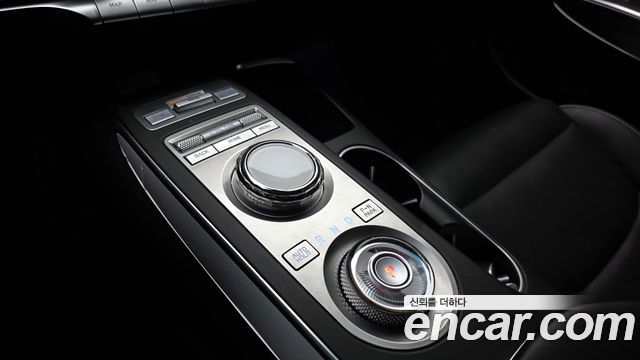 Genesis GV70 2.2 Diesel AWD 2023 — фото 9