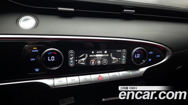 Genesis GV70 2.2 Diesel AWD 2023 — фото 18