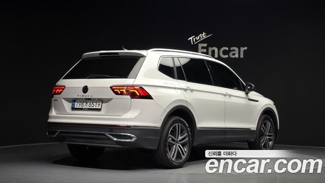 Volkswagen Tiguan Allspace 2.0 TSI Prestige 2024 — фото 2
