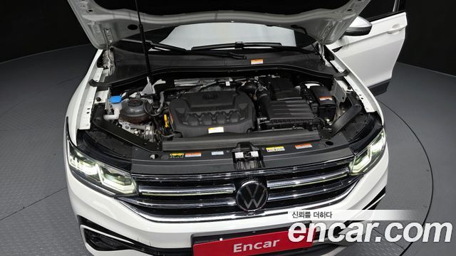 Volkswagen Tiguan Allspace 2.0 TSI Prestige 2024 — фото 6