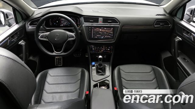 Volkswagen Tiguan Allspace 2.0 TSI Prestige 2024 — фото 7