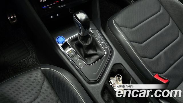 Volkswagen Tiguan Allspace 2.0 TSI Prestige 2024 — фото 9