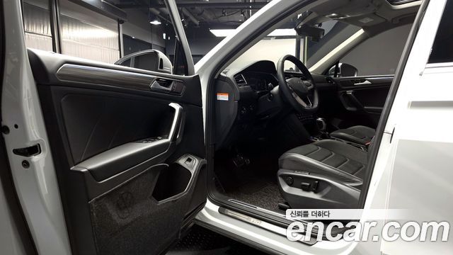 Volkswagen Tiguan Allspace 2.0 TSI Prestige 2024 — фото 10