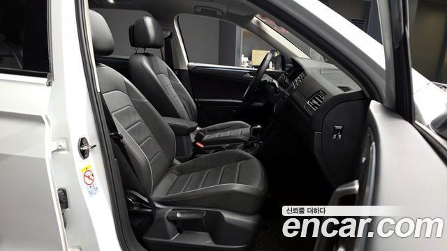 Volkswagen Tiguan Allspace 2.0 TSI Prestige 2024 — фото 11