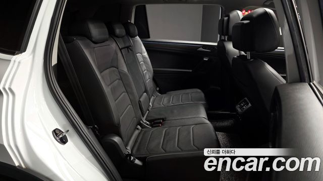 Volkswagen Tiguan Allspace 2.0 TSI Prestige 2024 — фото 12