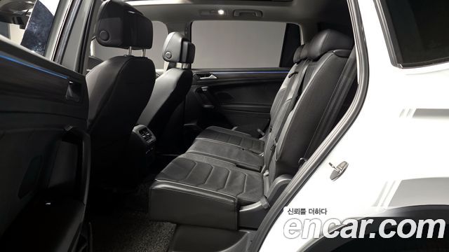 Volkswagen Tiguan Allspace 2.0 TSI Prestige 2024 — фото 26