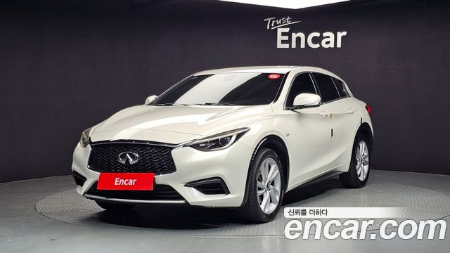 Infiniti Q30 2.0 Pure