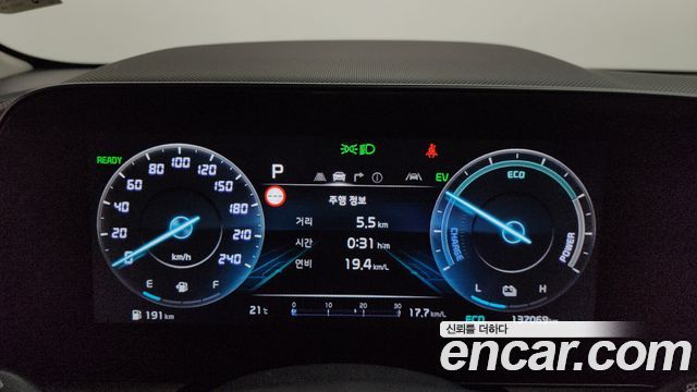 Kia Niro Prestige 2022 — фото 8
