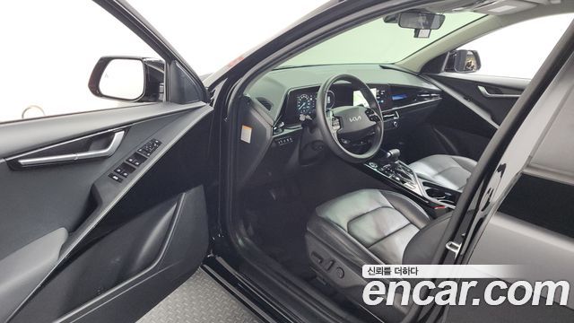 Kia Niro Prestige 2022 — фото 10