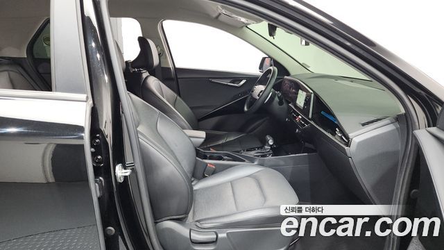 Kia Niro Prestige 2022 — фото 11