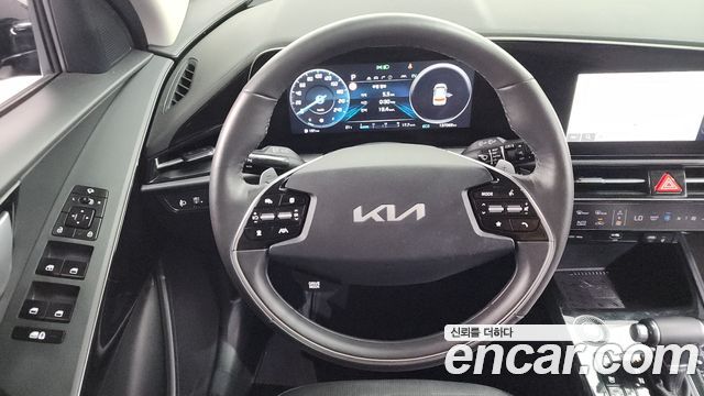 Kia Niro Prestige 2022 — фото 12