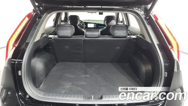 Kia Niro Prestige 2022 — фото 20
