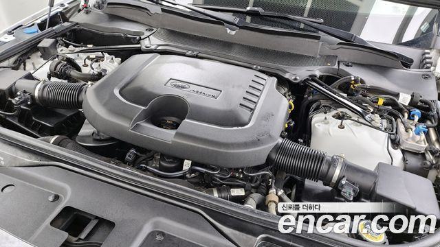 Land Rover Discovery 5 D300 R-Dynamic HSE 2023 — фото 6