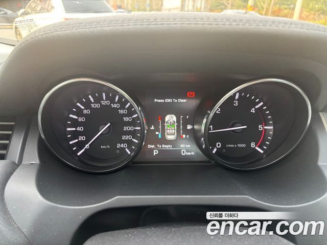 Land Rover Range Rover Evoque 2.2 SD4 Pure 2015 — фото 8