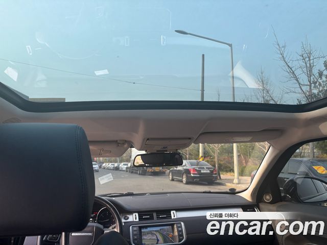Land Rover Range Rover Evoque 2.2 SD4 Pure 2015 — фото 16