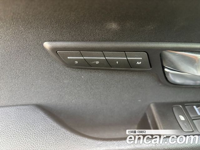 Land Rover Range Rover Evoque 2.2 SD4 Pure 2015 — фото 18