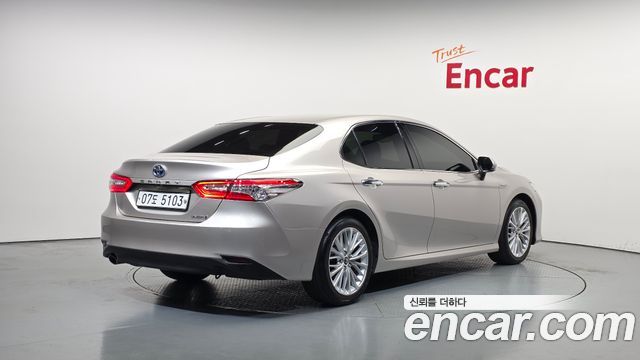 Toyota Camry (XV70) 2.5 XLE Hybrid 2018 — фото 2