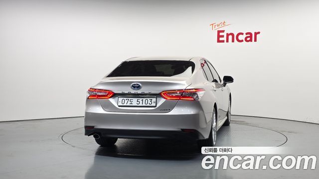 Toyota Camry (XV70) 2.5 XLE Hybrid 2018 — фото 4