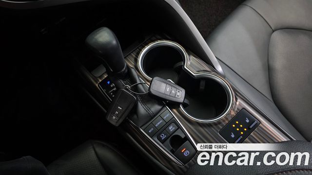 Toyota Camry (XV70) 2.5 XLE Hybrid 2018 — фото 9