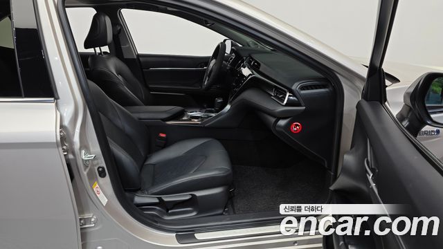 Toyota Camry (XV70) 2.5 XLE Hybrid 2018 — фото 11
