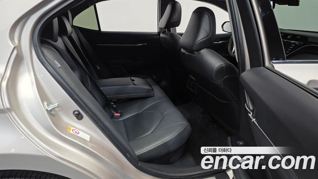 Toyota Camry (XV70) 2.5 XLE Hybrid 2018 — фото 12