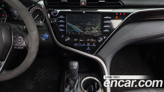 Toyota Camry (XV70) 2.5 XLE Hybrid 2018 — фото 15