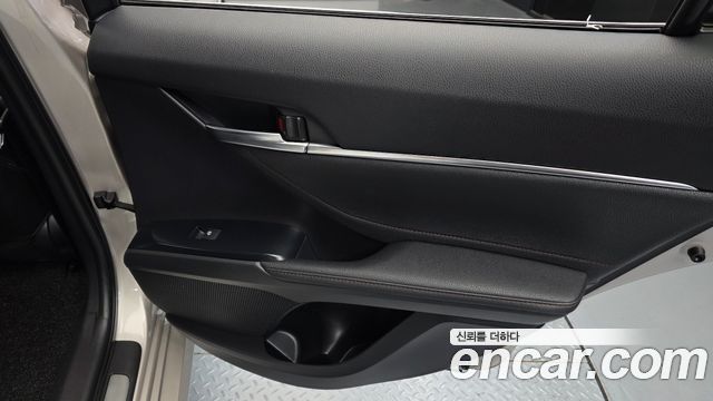 Toyota Camry (XV70) 2.5 XLE Hybrid 2018 — фото 25