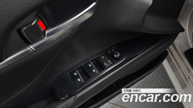 Toyota Camry (XV70) 2.5 XLE Hybrid 2018 — фото 29