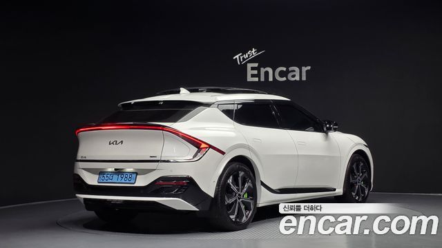 Kia EV6 Long Range 4WD GT Line 2022 — фото 2