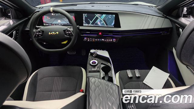 Kia EV6 Long Range 4WD GT Line 2022 — фото 7