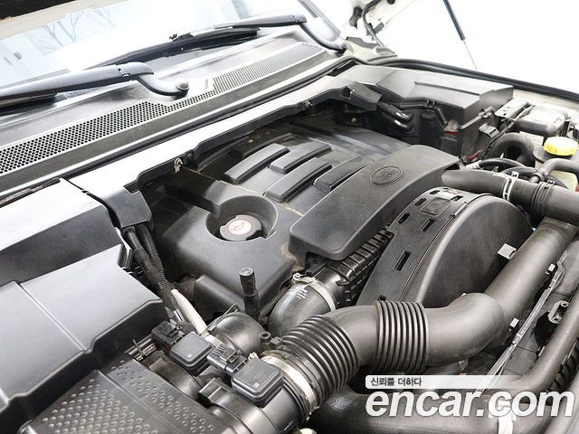 Land Rover Discovery 4 3.0 SDV6 SE 2014 — фото 23