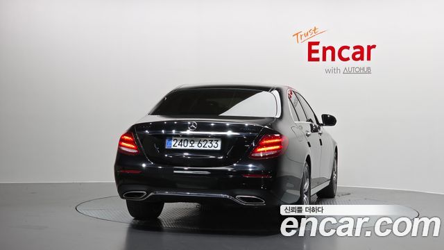 Mercedes-Benz E-Class (W213) E300 4MATIC AMG Line 2020 — фото 4