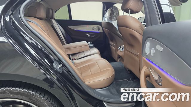 Mercedes-Benz E-Class (W213) E300 4MATIC AMG Line 2020 — фото 12
