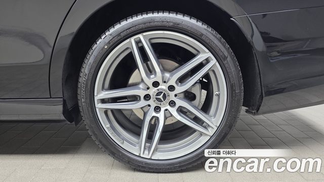 Mercedes-Benz E-Class (W213) E300 4MATIC AMG Line 2020 — фото 21