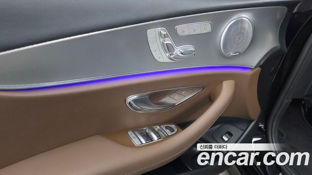 Mercedes-Benz E-Class (W213) E300 4MATIC AMG Line 2020 — фото 24
