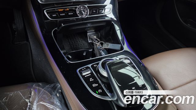 Mercedes-Benz E-Class (W213) E300 4MATIC AMG Line 2020 — фото 30
