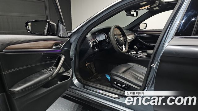 BMW 5 Series (G30) 520d xDrive M Sport Package Plus 2018 — фото 10