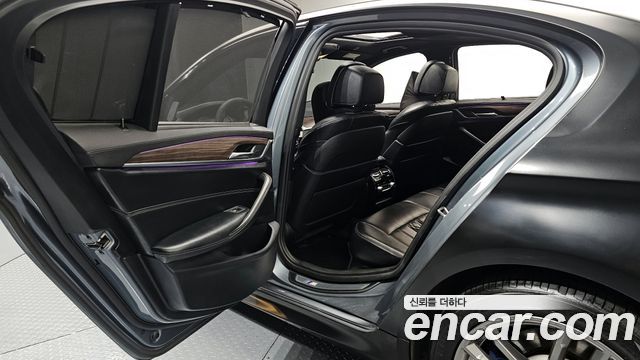 BMW 5 Series (G30) 520d xDrive M Sport Package Plus 2018 — фото 12
