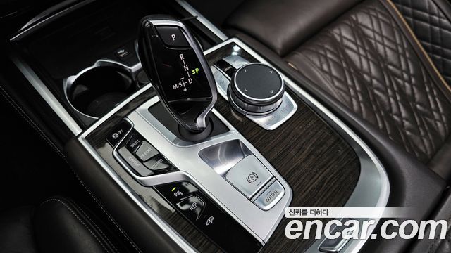 BMW 7 Series (G11) 740Ld xDrive Design Pure Excellence 2020 — фото 9