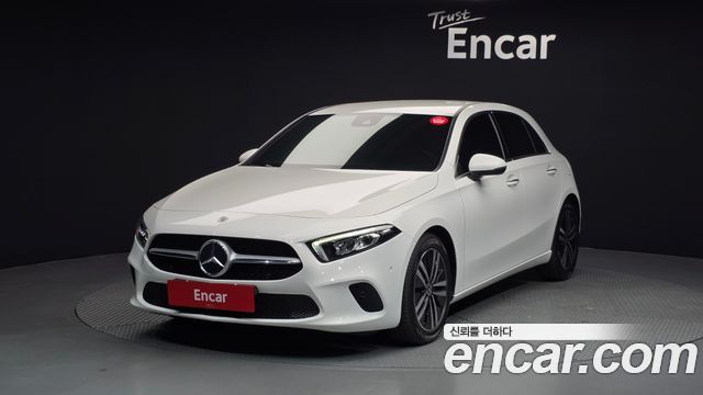 Mercedes-Benz A-Class (W177) A220 Hatchback 2022 — фото 1