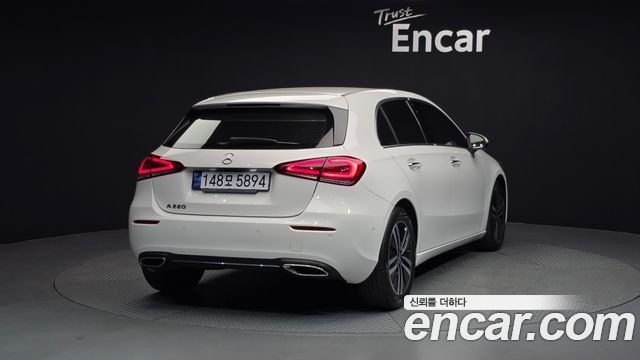 Mercedes-Benz A-Class (W177) A220 Hatchback 2022 — фото 2