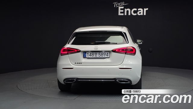 Mercedes-Benz A-Class (W177) A220 Hatchback 2022 — фото 4