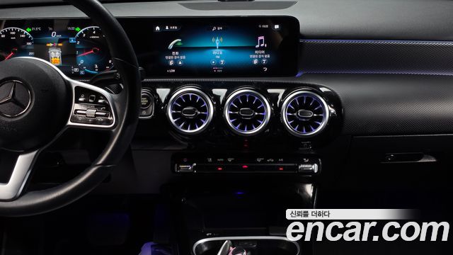 Mercedes-Benz A-Class (W177) A220 Hatchback 2022 — фото 12