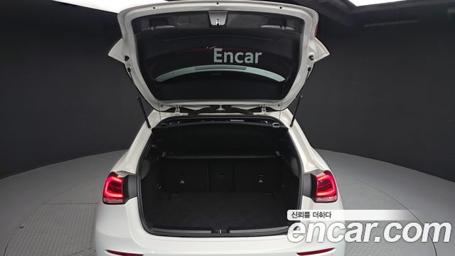 Mercedes-Benz A-Class (W177) A220 Hatchback 2022 — фото 20