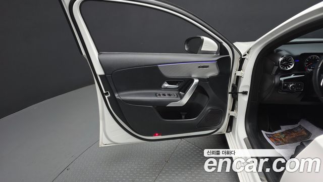 Mercedes-Benz A-Class (W177) A220 Hatchback 2022 — фото 24